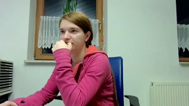 Mercedeswoman8 Live XXX-Chat