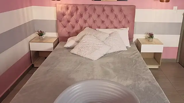 little_emma0 – Naživo XXX chat