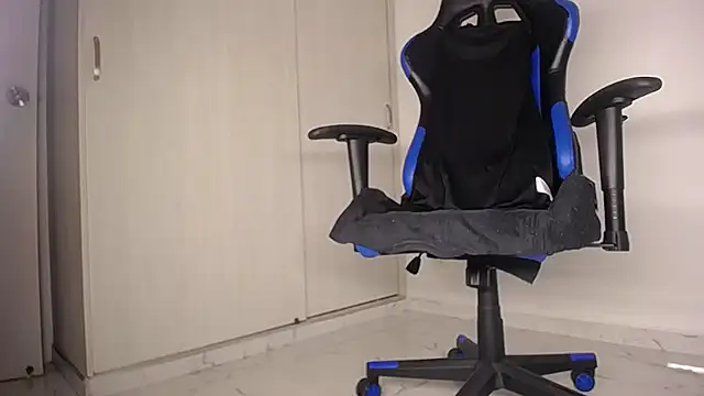 MAXJONES_2 লাইভ XXX চ্যাট