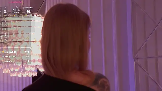 XXX chat uživo modela MollyHilton