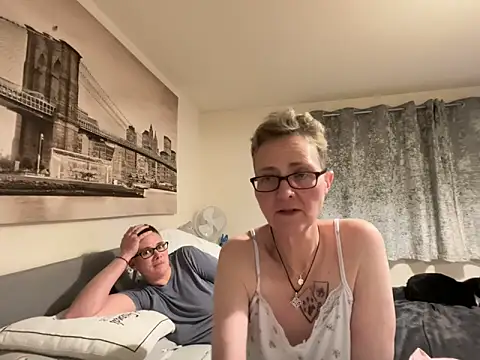 Curvy-JinxのライブXXXチャット