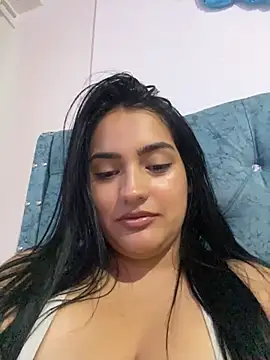 Sahanaprincessll: διαδικτυακό σόου στην κάμερα