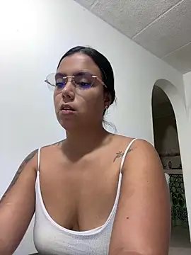 Adacloe- 现场XXX聊天