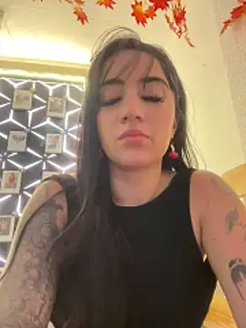 แชท XXX สดของ EmmyEvans1