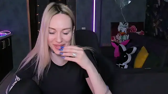 Blckmirrorr: онлайн-секс-чат