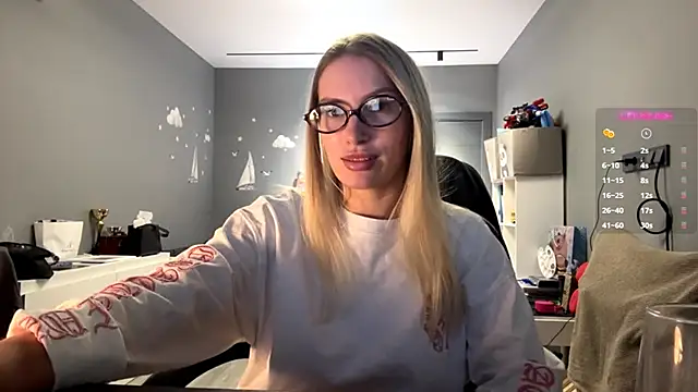 SoftnessMila's Webcam Show