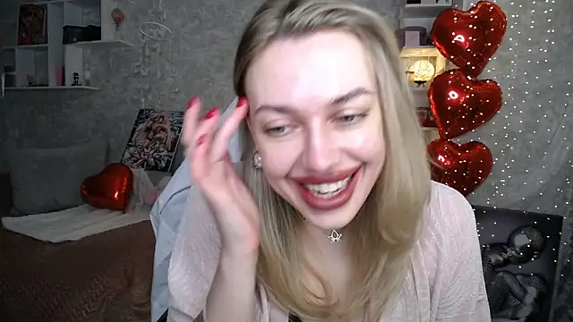 XXX chat uživo modela NickyAdamidi