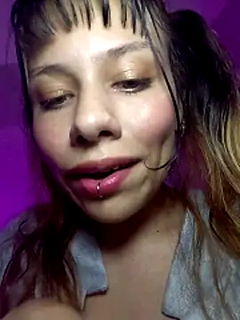 Hairy_ptt Chat XXX in diretta