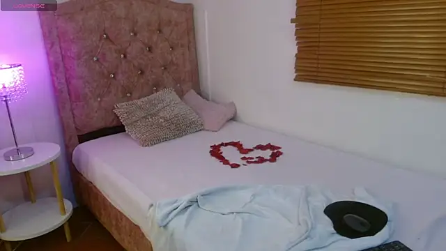 emma_antury Chat XXX live