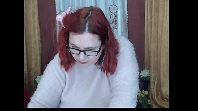 PlayfullMature's Live XXX Chat