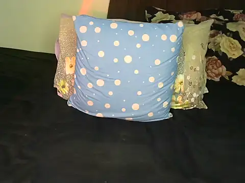 Bella_cute01 即時 XXX 聊天