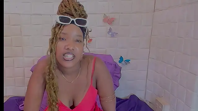 EroticSexyPrada 即時 XXX 聊天