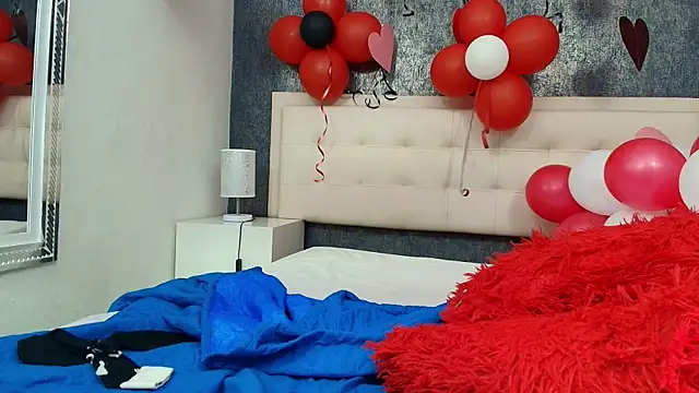 Cloeandtyfanny 即時 XXX 聊天