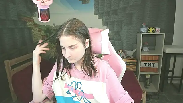 KiraDuvall Chat XXX in diretta