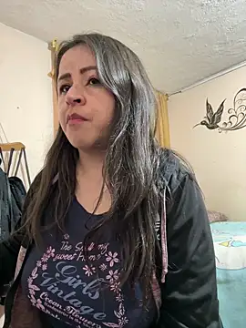 latinfemale Adlı Modelin Web Kamerası Şovu