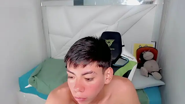 XXX chat uživo modela Liarr_