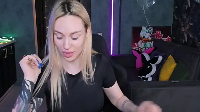 Blckmirrorr Adlı Modelin Canlı XXX Sohbeti