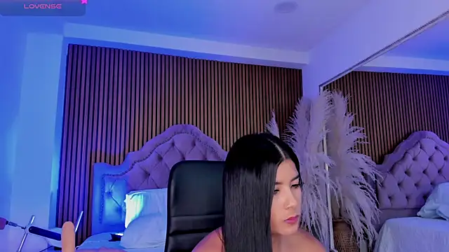 Chat +18 de SelenaStonne ao vivo