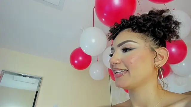 IRISCLARK1 লাইভ XXX চ্যাট