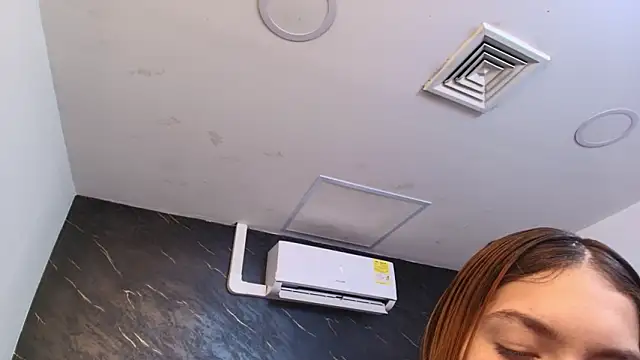 kissme_luna élő XXX-chatje