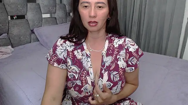 sara_hott_1 élő XXX-chatje