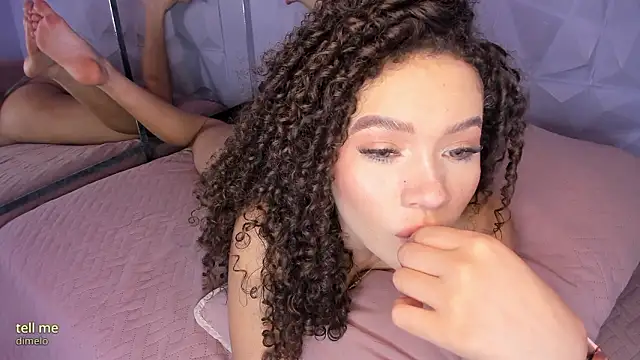 _LittleLia's Live XXX Chat