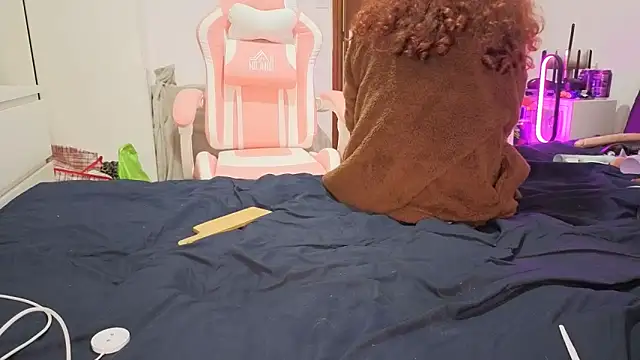 ENGLISHEMILY_69 Live XXX-Chat