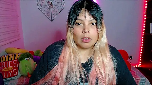 Živý XXX chat EllieMoonX