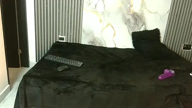 LunandCarlos live XXX chat