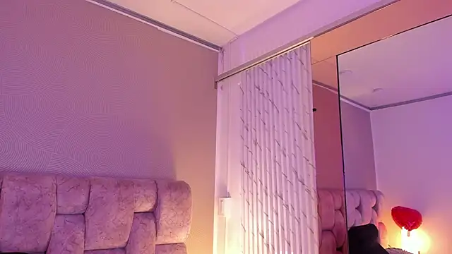 แชท XXX สดของ Emilyboobss