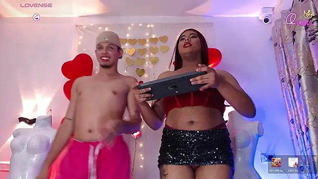 Emili_Roux: διαδικτυακό σόου στην κάμερα