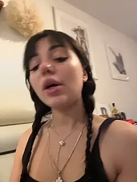 SilkyMira Chat XXX in diretta