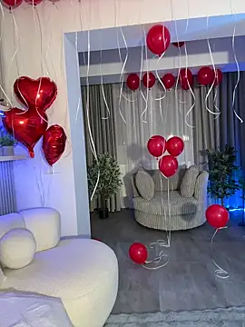 Chat +18 de KirstieVegas ao vivo