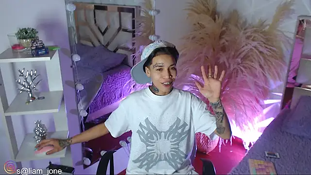 Jonesliam23 Chat XXX in diretta