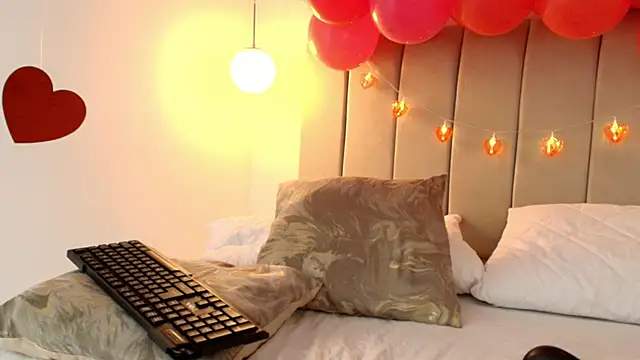 EvaaSinclair Chat XXX live