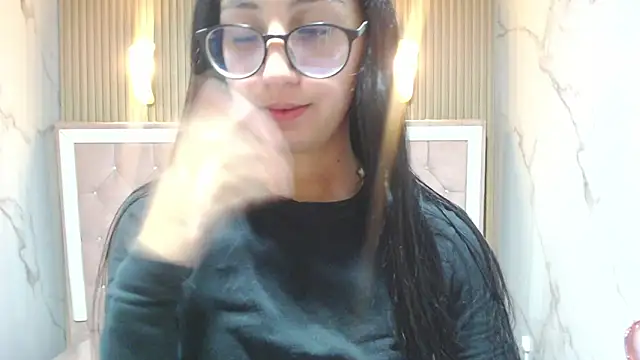 Sophie_jones_b – Naživo XXX chat