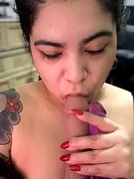 kimmiakiss22 লাইভ XXX চ্যাট