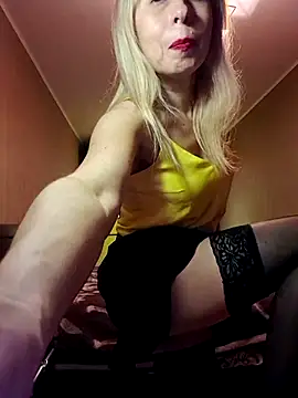 Show modela SelinaLovqx na web-kameri