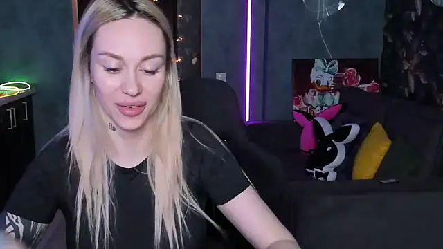 XXX chat uživo modela Blckmirrorr