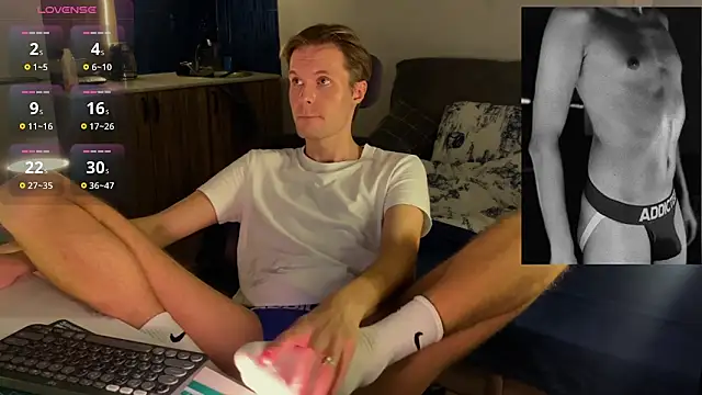 Chat XXX en directo de Leonnextdoor