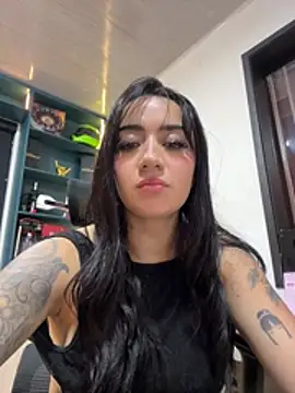 EmmyEvans1 লাইভ XXX চ্যাট