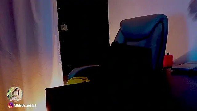 Lilith_malum Adlı Modelin Canlı XXX Sohbeti