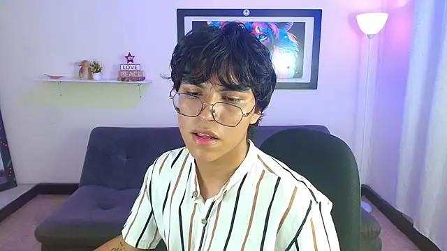 Maecum18: вебкам-шоу