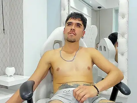 Онлайн чат XXX BrunoTurnerr