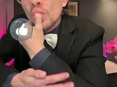 mcklister_kinky_feets: вебкам-шоу