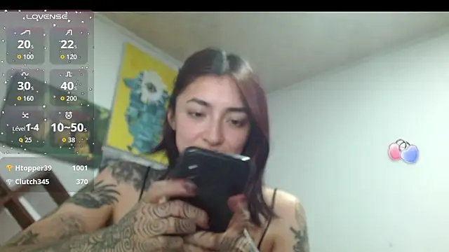 ZoeBakers_ Chat XXX in diretta