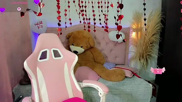 Ashley_dolll Adlı Modelin Canlı XXX Sohbeti