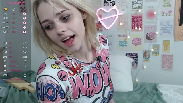 Živý XXX chat triplebakaaa