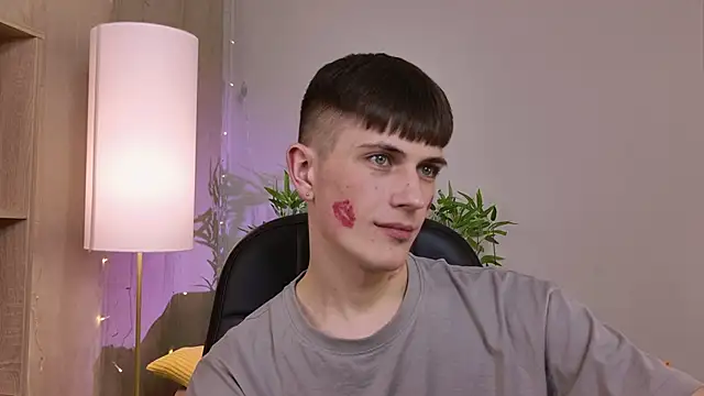 Chat +18 de Rony_Joy ao vivo