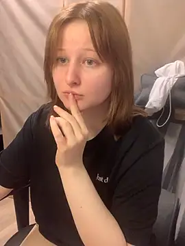 MargoPinky1 Adlı Modelin Canlı XXX Sohbeti